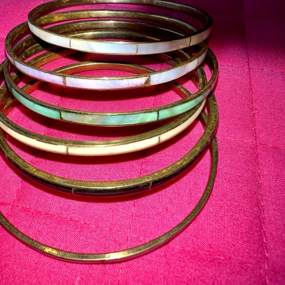 VTG Set of 6 Shell Bangle Stacking Bracelets - Picture 8 of 9